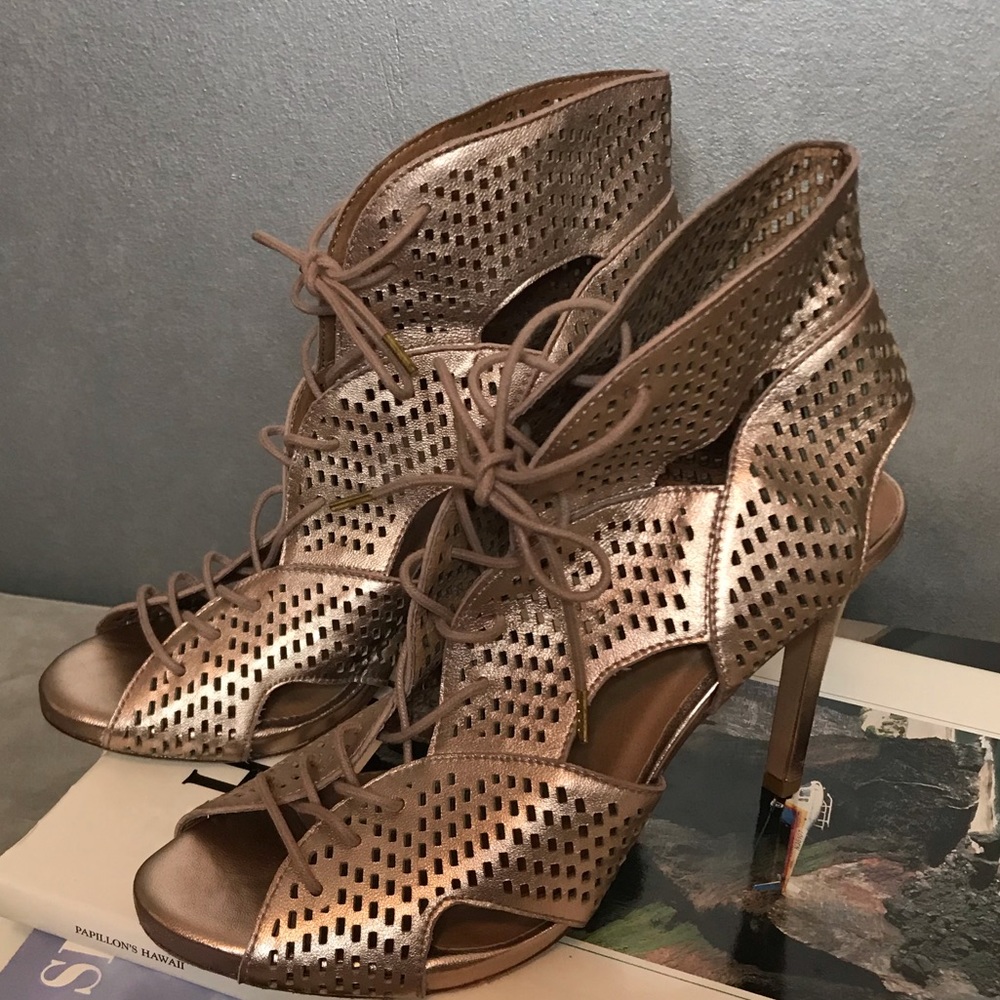 Joie Ravishing Rose Gold Cut-out Pumps Size 8 $140